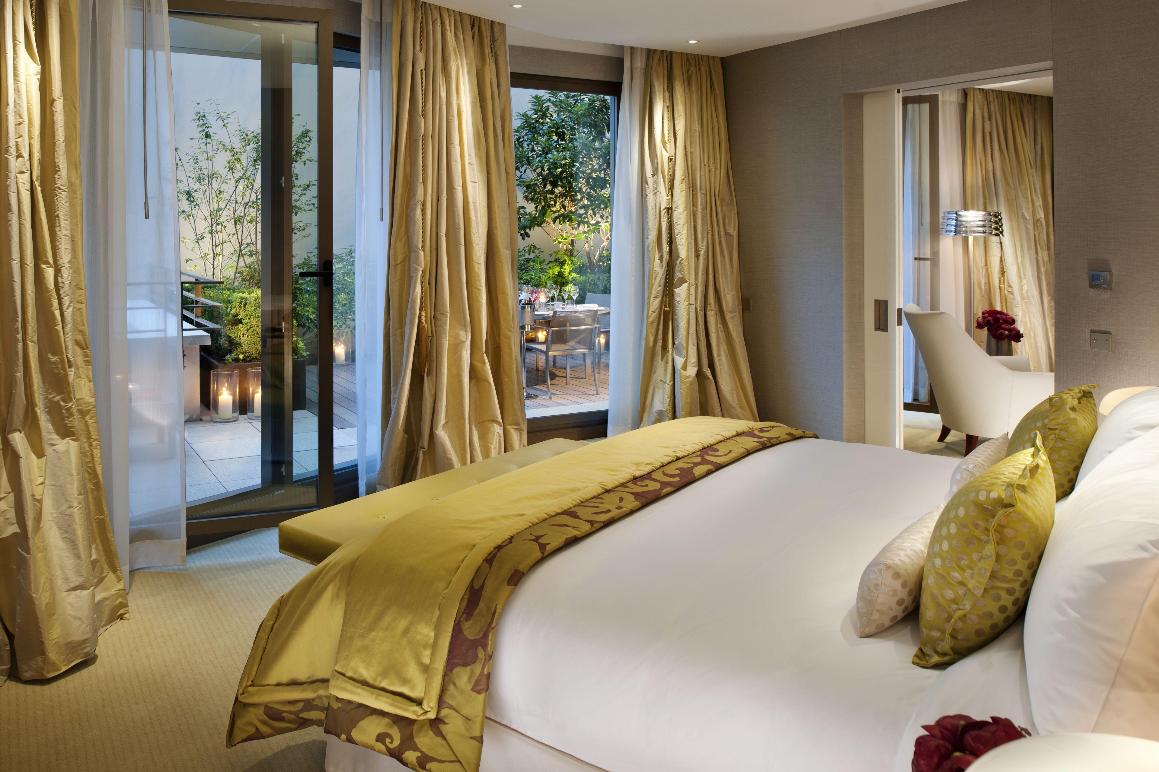 Mandarin Oriental, Hotel