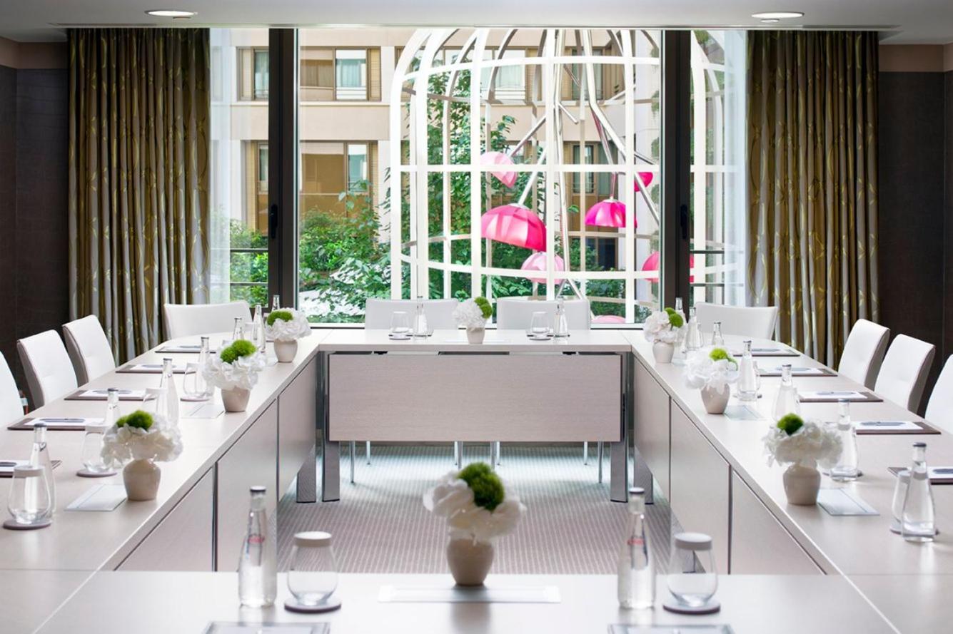 Mandarin Oriental, Hotel